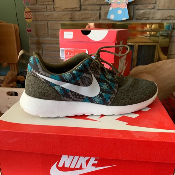 Nike Roshe Runs size 12 - Picture 7 of 8